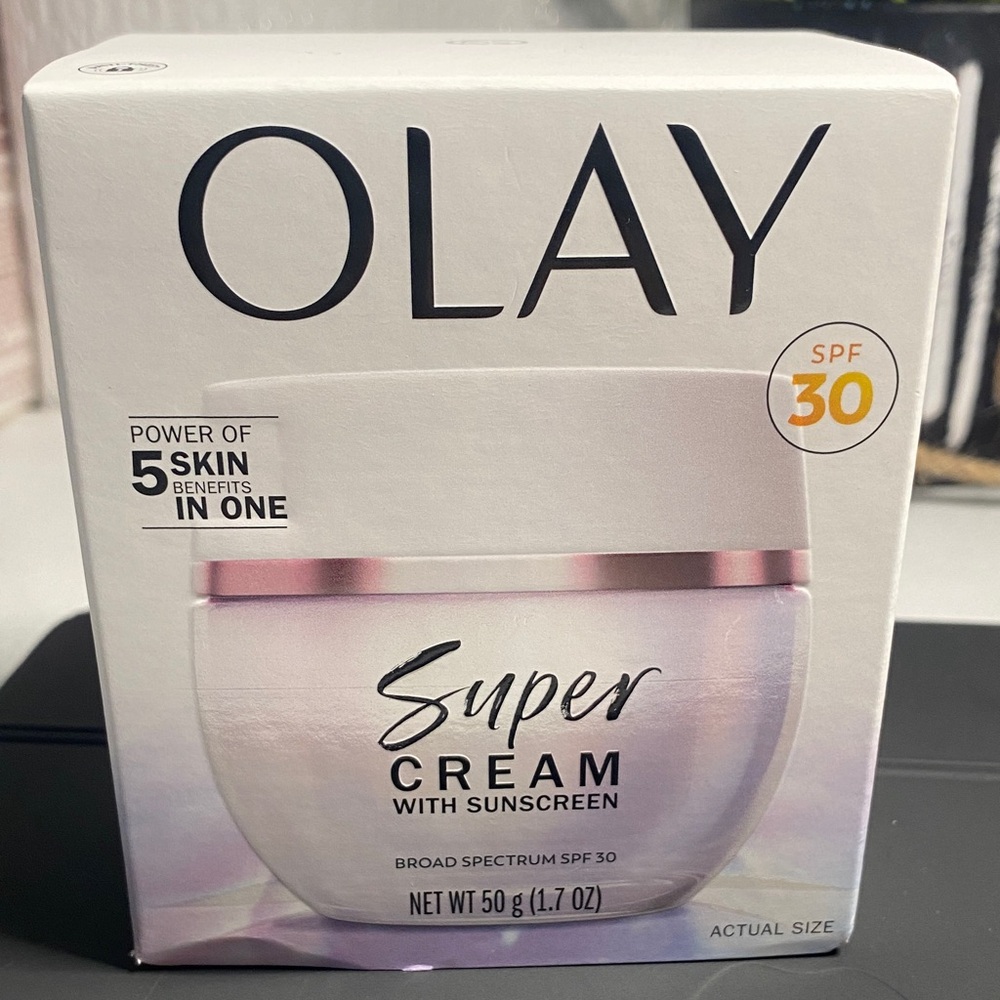 OLAY Super Cream with Sunscreen - White and Silver